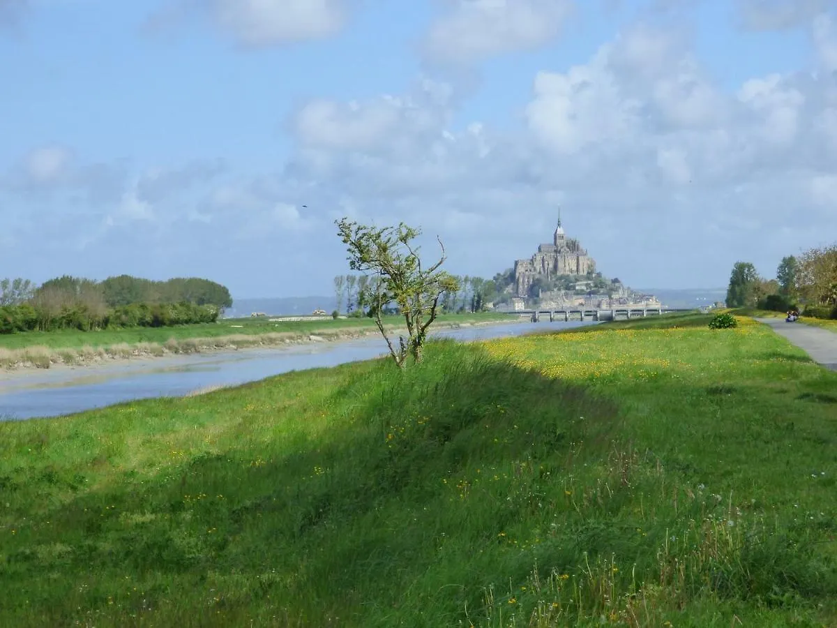 Gite 7 Km Du Mont St Michel Pontorson