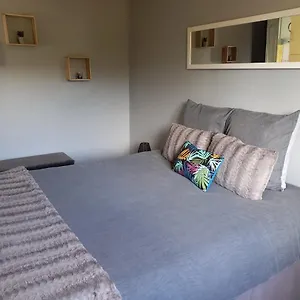 Holiday home Maison Au Pied Du Mont Saint Michel, Pontorson